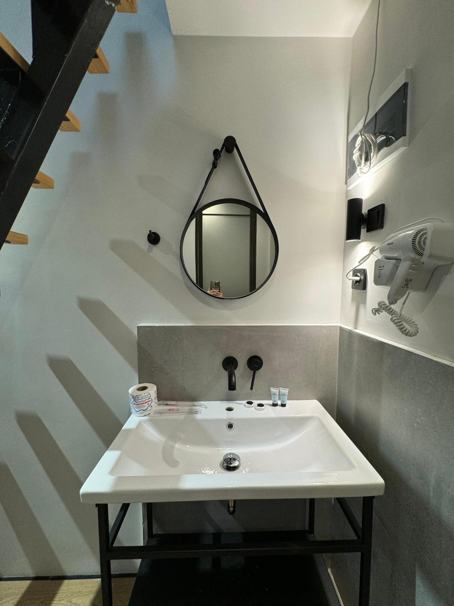Mosh Mosh Boutique Hotel Алмати Екстер'єр фото