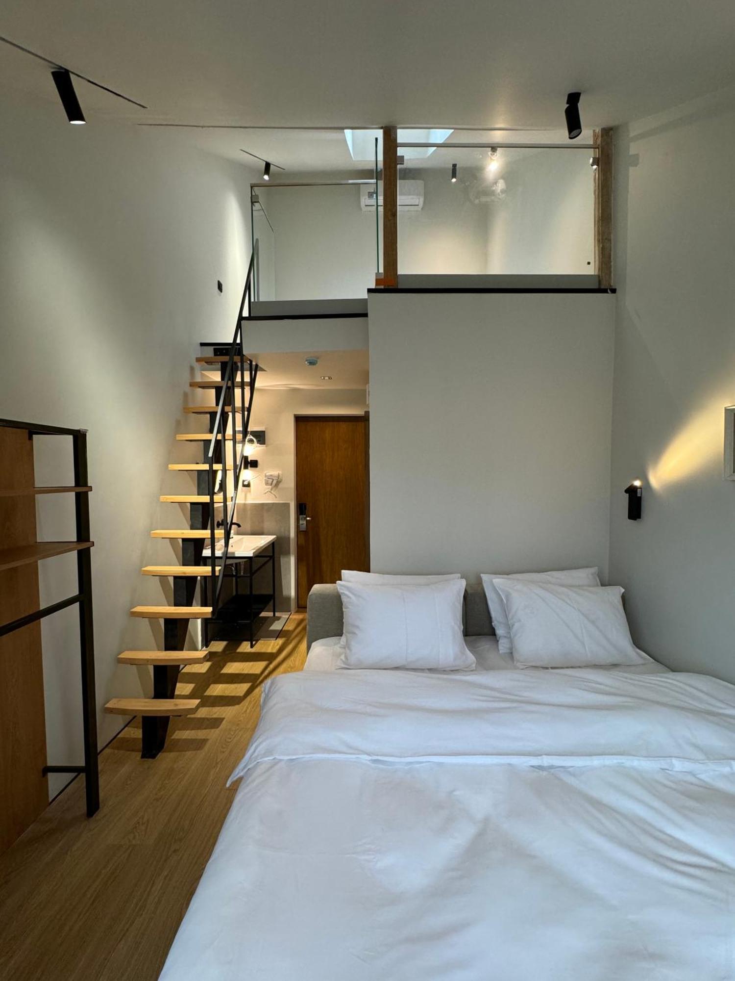 Mosh Mosh Boutique Hotel Алмати Екстер'єр фото