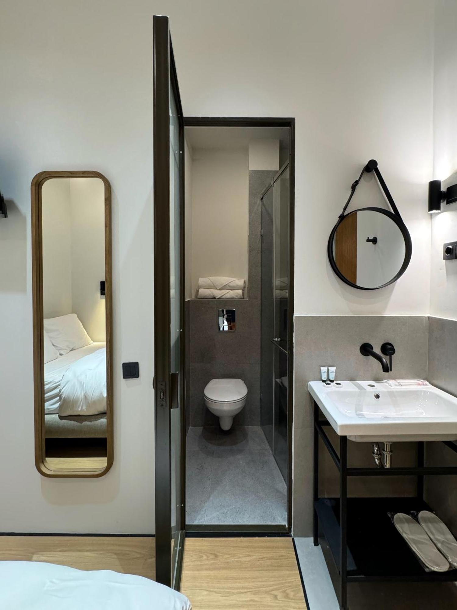 Mosh Mosh Boutique Hotel Алмати Екстер'єр фото