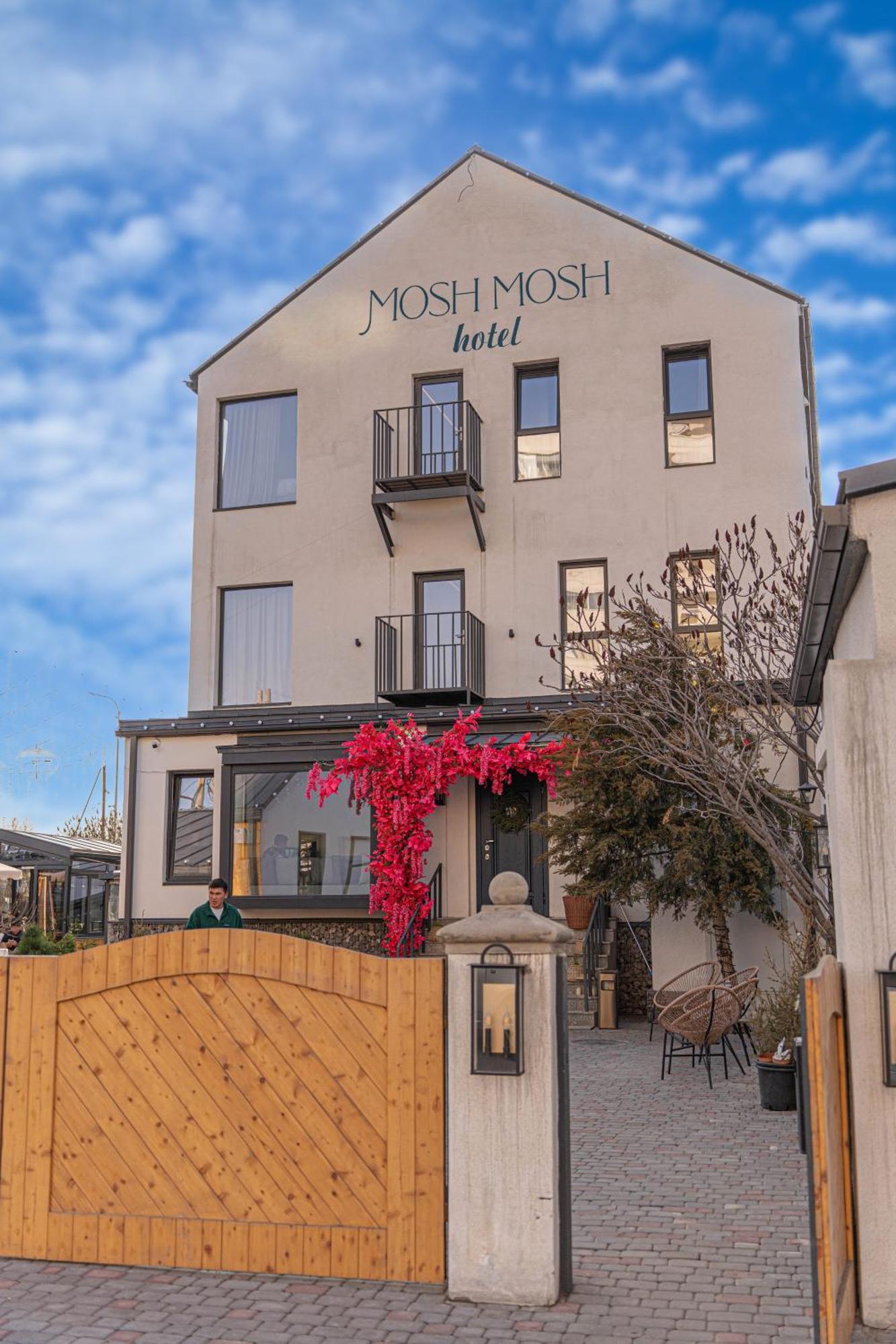 Mosh Mosh Boutique Hotel Алмати Екстер'єр фото